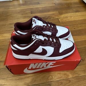 *New* Nike Dunk Low Men Red White (DV0833-115) Size 10.5 * Damaged Original Box*